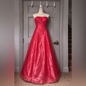 Vintage 90’s Y2K hot pink Roberta Bridal Strapless Pink Gown fits women’s 6